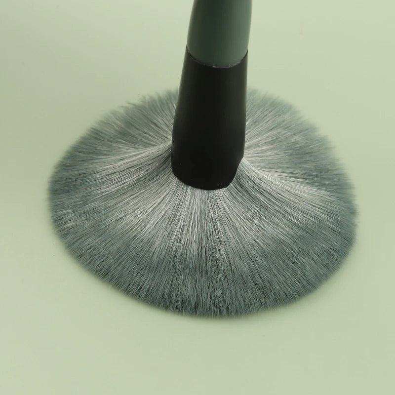 LMYG Ladies Plantain Olive Green Super Soft 14 Pc Makeup Brush Set